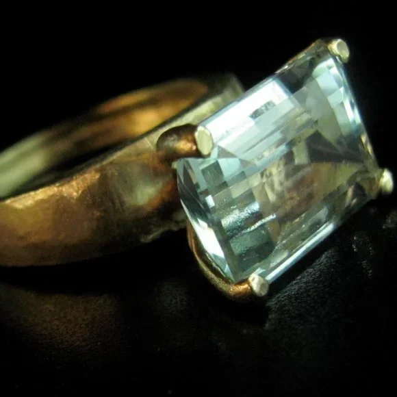 Gold Aquamarine ring. 14K solid yellow gold ring with big Aquamarine stone.